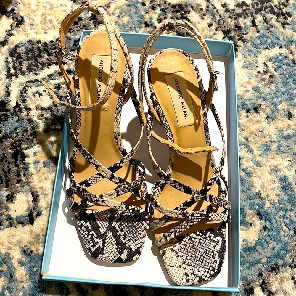 Antonio Melani sandal. Snake print